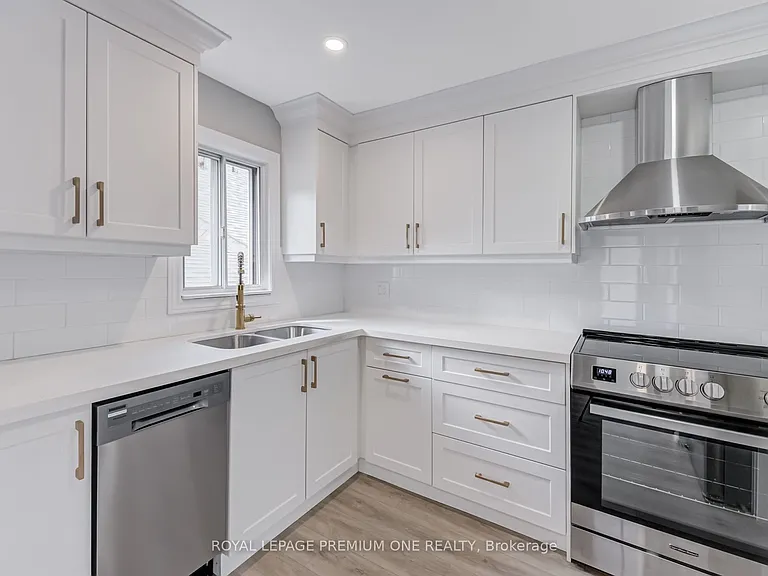 79 25th St #2 — Photo 9