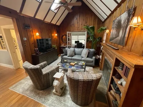 1815 N Roosevelt St, Arlington, VA 22205