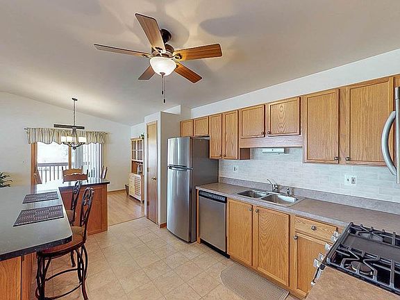 3rd image of 10938 Lorel Ave #0
