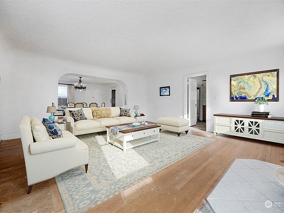 4th image of 7313 47th Avenue NE