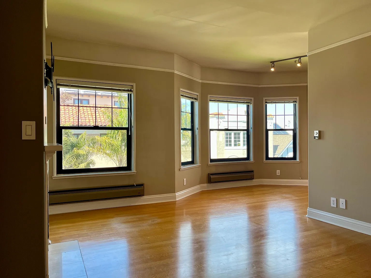1 bed, $5,000 — Photo 3