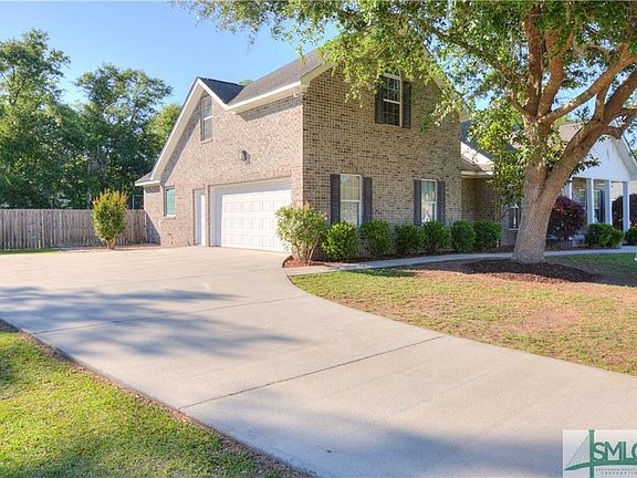 2nd image of 303 Yorkshire Dr