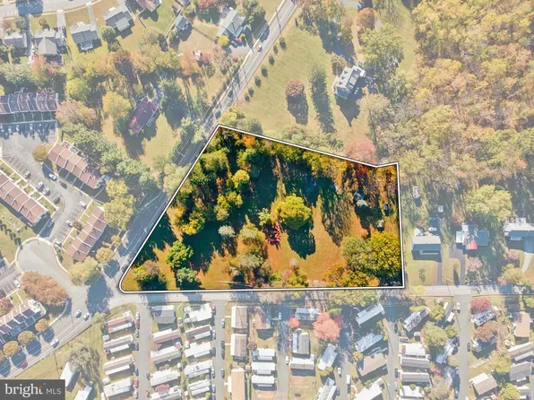 887 Red Hill Rd, Aston, PA 19014