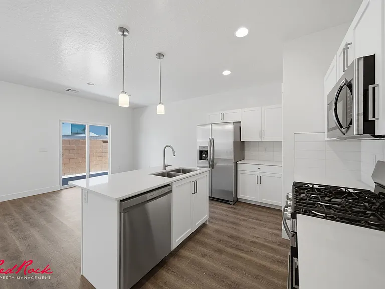 2341 E Siegel Ln — Photo 5