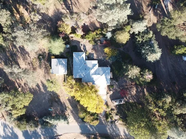 51051 Bon Veu Dr, Oakhurst, CA 93644