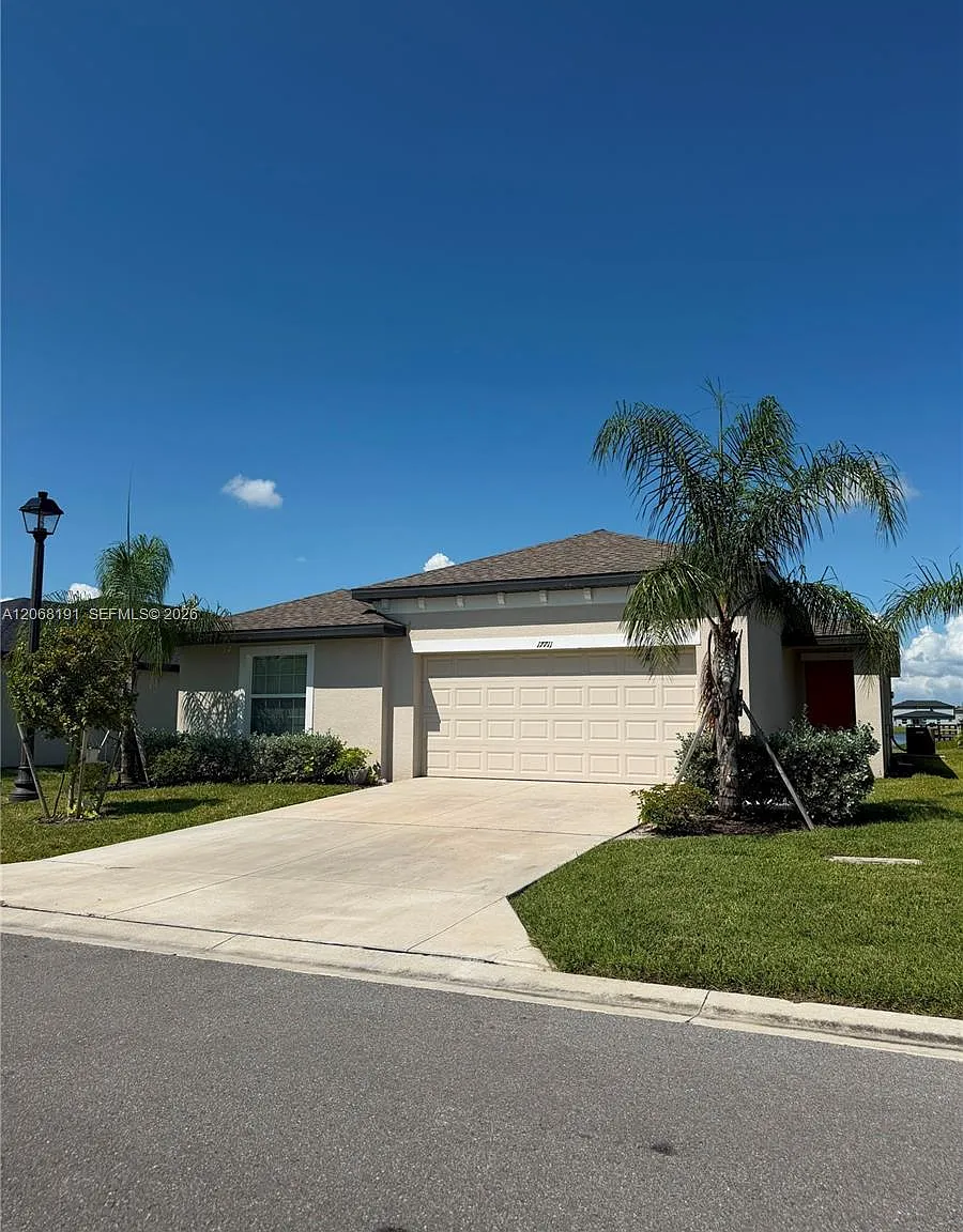 4 bed, 2.0 bath, 1812 sqft, $2,150 — Photo 1