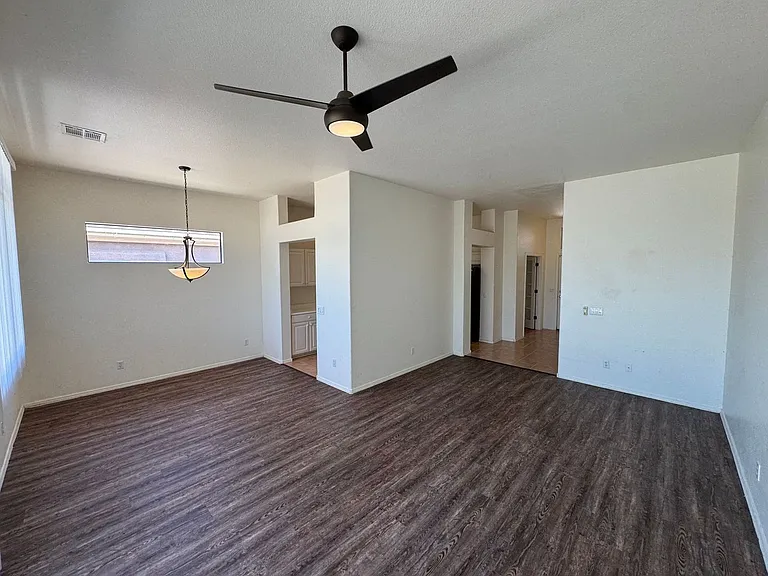 4709 E Prickly Pear Trl — Photo 2