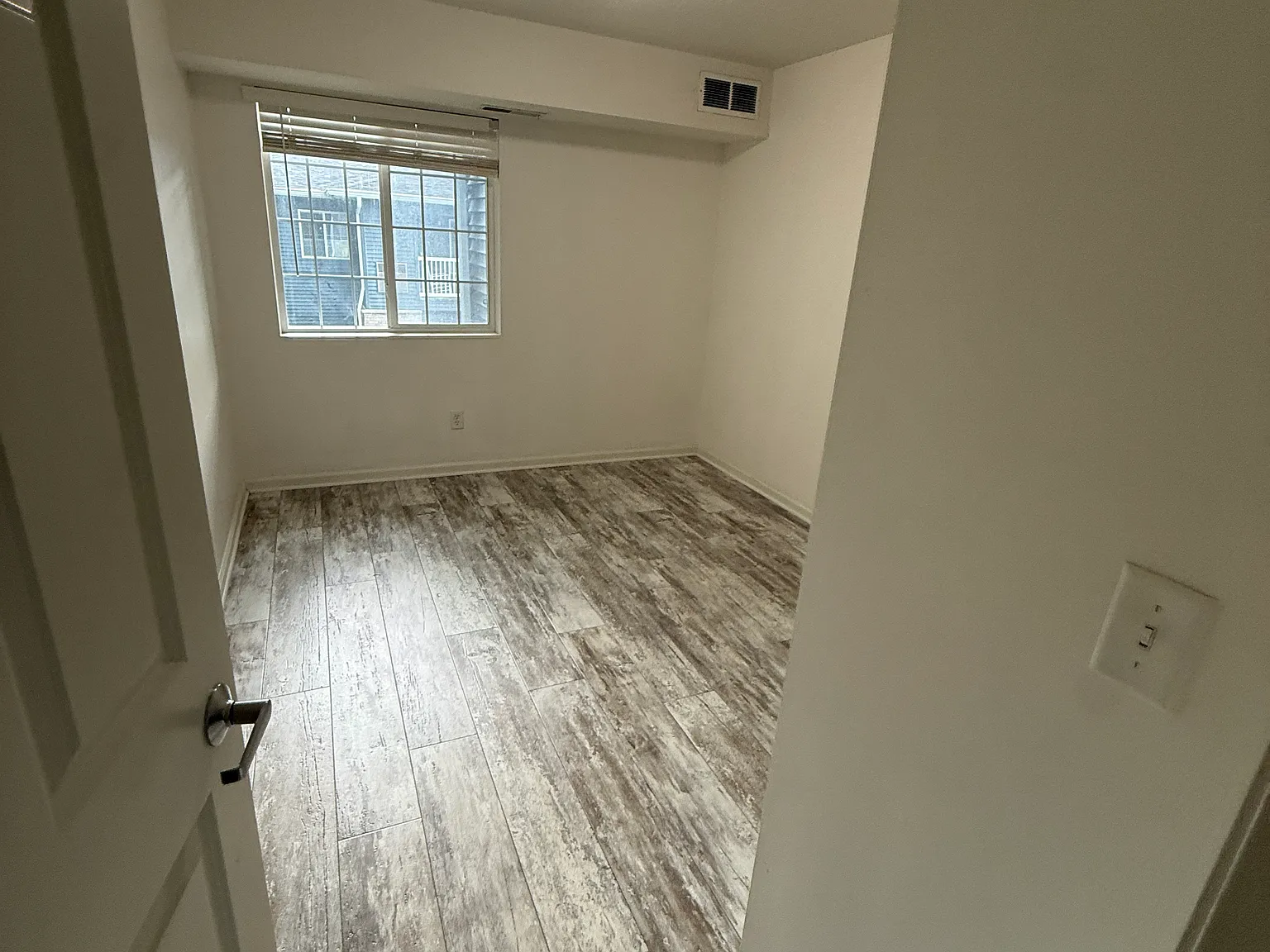 2 bed, 900 sqft, $1,575 — Photo 4