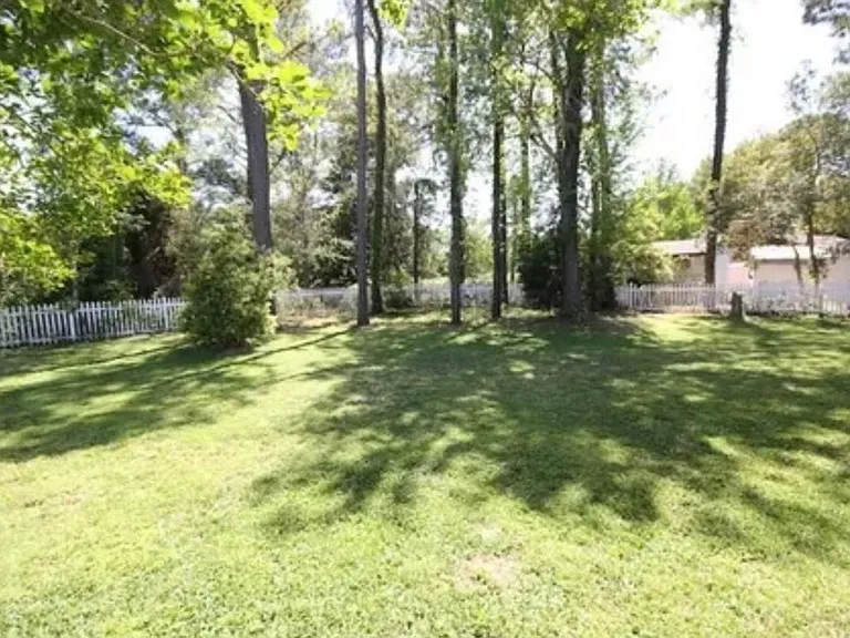 2034 Lake View Cir — Photo 19