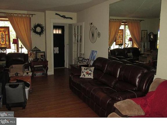 4th image of 3434 Bleigh Ave