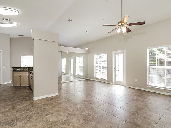 4th image of 10244 Rainbow Oaks Dr