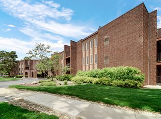 1575 Sandpebble Dr APT 110, Wheeling, IL 60090