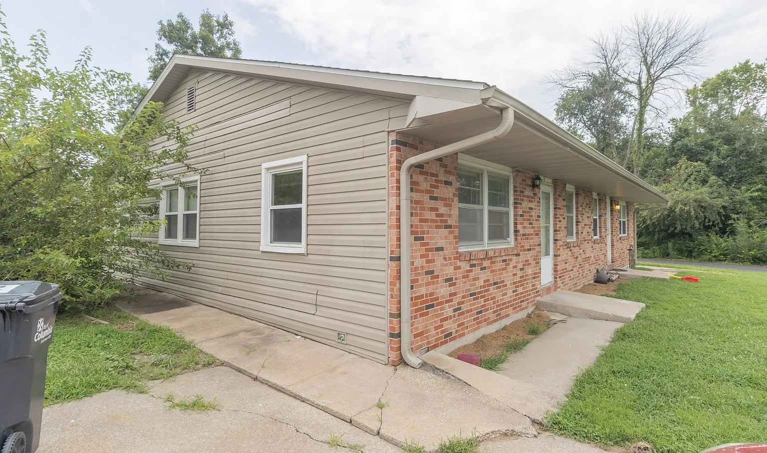 3711 Weymeyer Drive A+B — Photo 3
