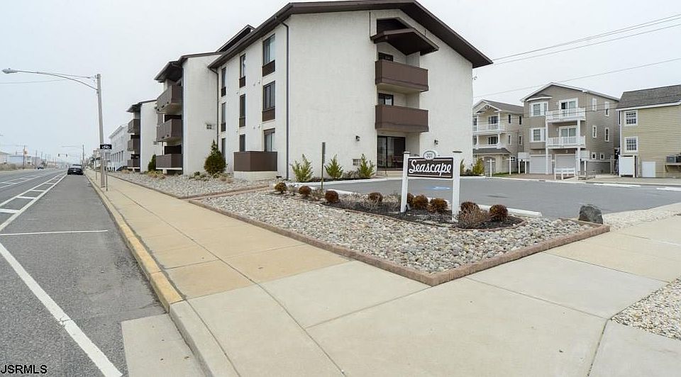 1st image of 301 41st St APT 38