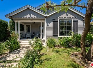 6607 De Longpre Ave, Los Angeles, CA 90028