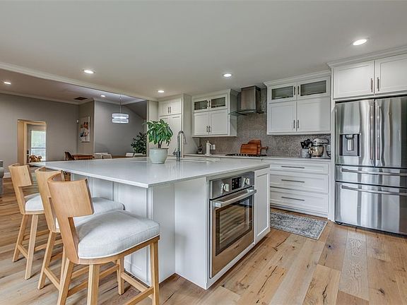 3rd image of 6127 Copperhill Dr