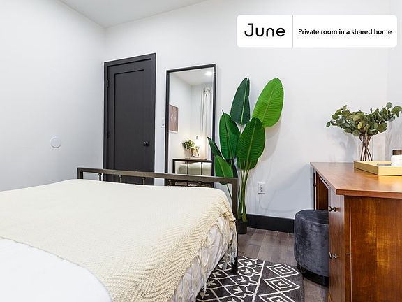 2nd image of 944 Columbus Ave #7C