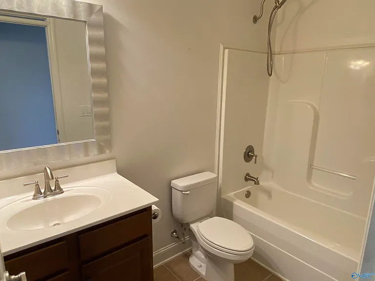 3015 Hampstead Dr SE — Photo 12