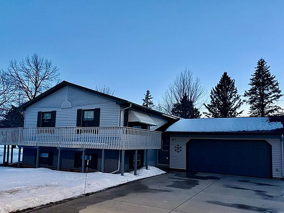 2nd image of 954 Lilac Dr