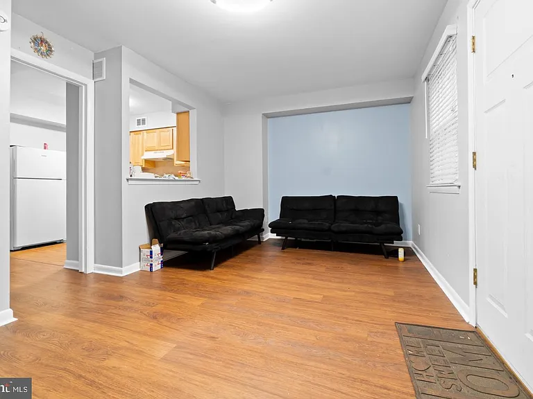 1225 Diamond St — Photo 2