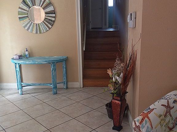3rd image of 208 Pawnee Dr