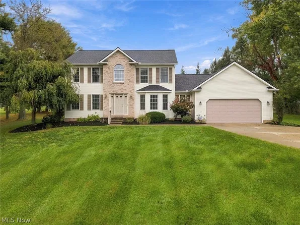 1126 Lanner St NW, North Canton, OH 44720