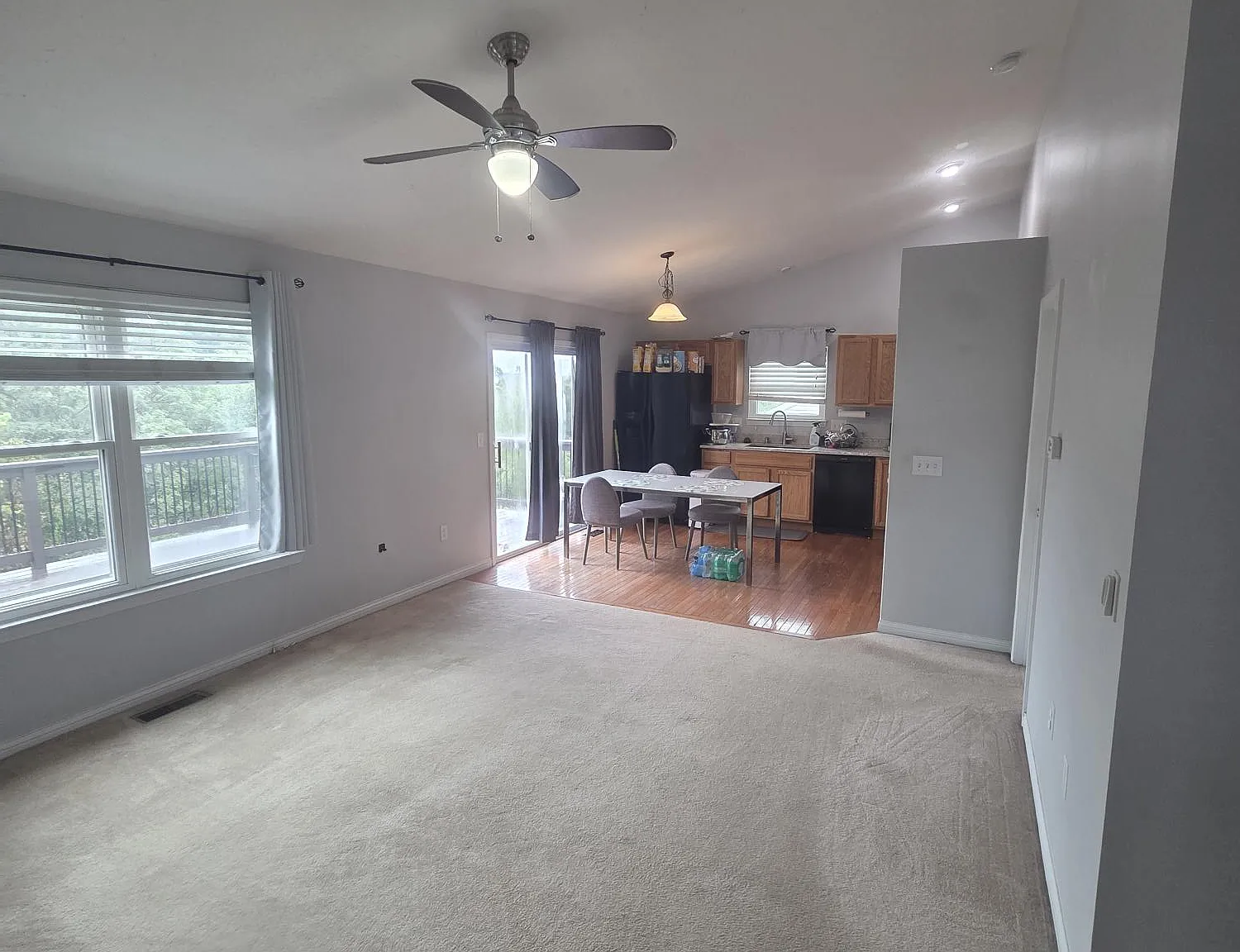3 bed, 1712 sqft, $2,400 — Photo 1