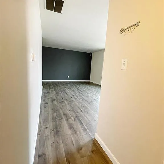 712 Juniper Dr — Photo 3