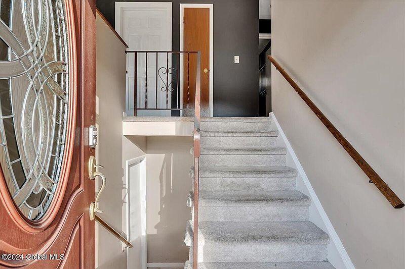 5th image of 11 Rosemary Drive #Ext