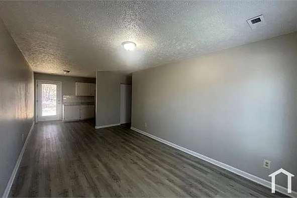 200 Bull Run St #B — Photo 6