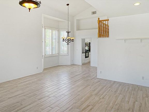 3rd image of 28217 Bel Monte Ct