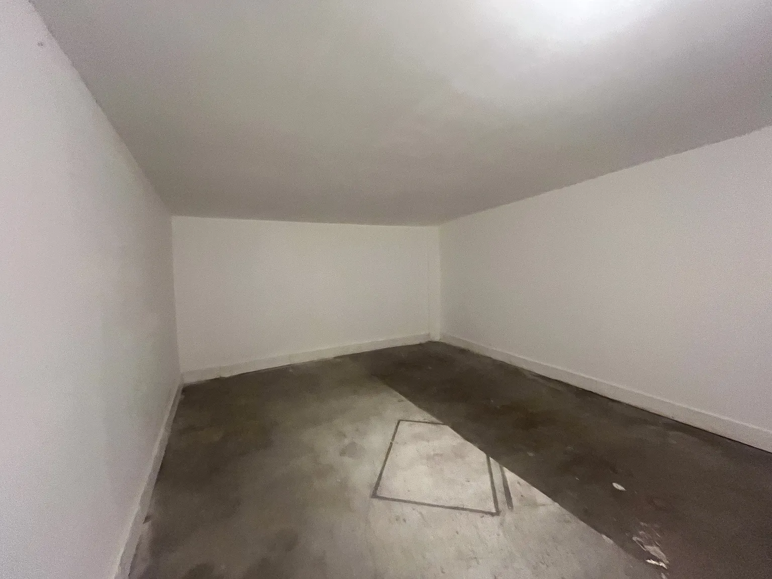 Charming 2-Bedroom, 1-Bathroom Home — Photo 4