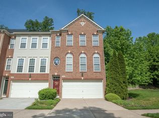 9130 Cook Inlet Dr, Fort Belvoir, VA 22060