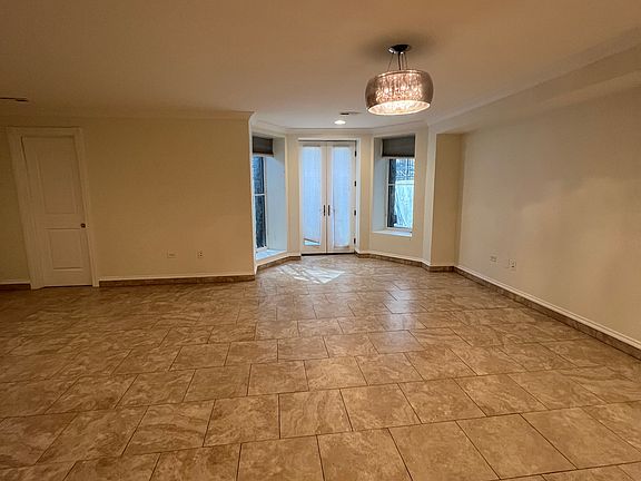 4th image of 51 E Bellevue Pl #Gn