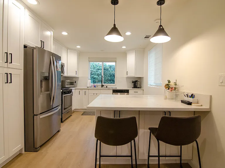 1236 N Evergreen Ave — Photo 5
