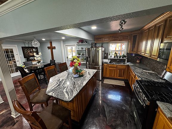 2nd image of 226 Rosabell St