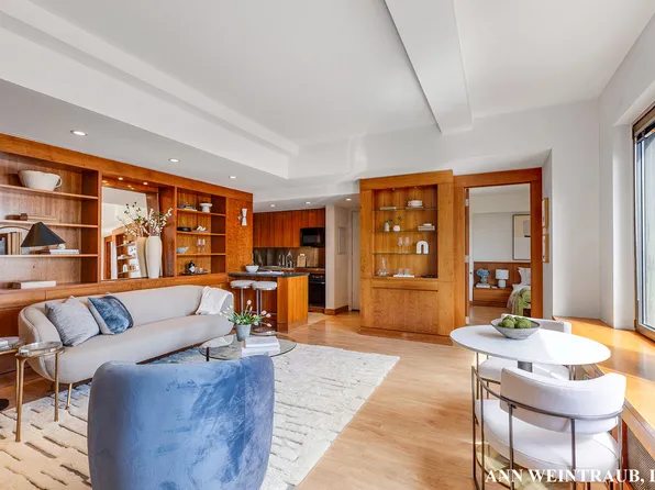 1 5th Avenue image 1 of 10