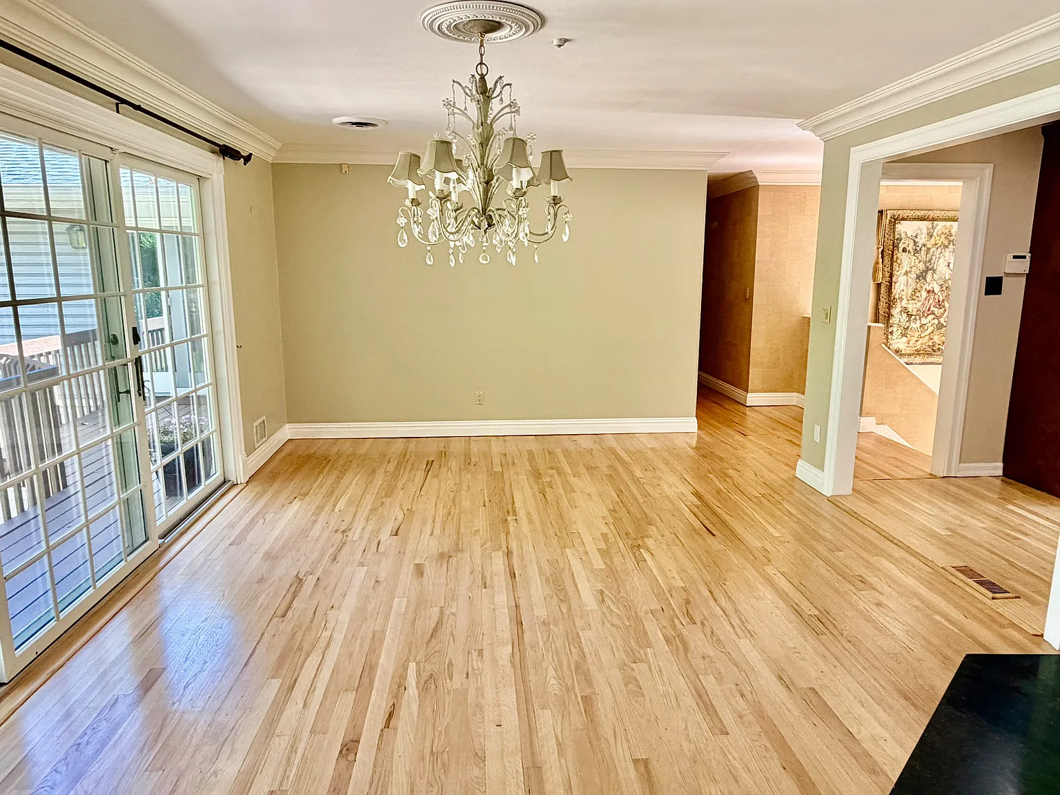 6 bed, 3.5 bath, 3900 sqft, $9,500 — Photo 3