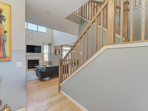 4th image of 3S492 Barkley Ave #19-4