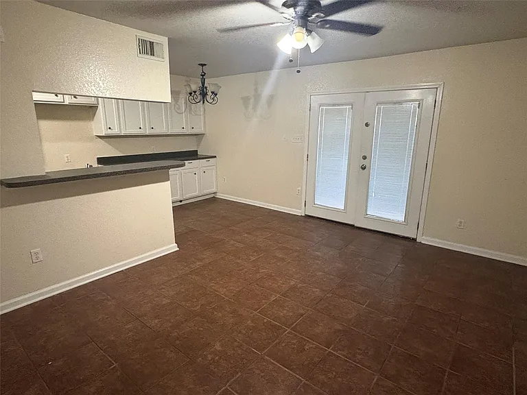 101 E Hospital Dr #1 — Photo 6
