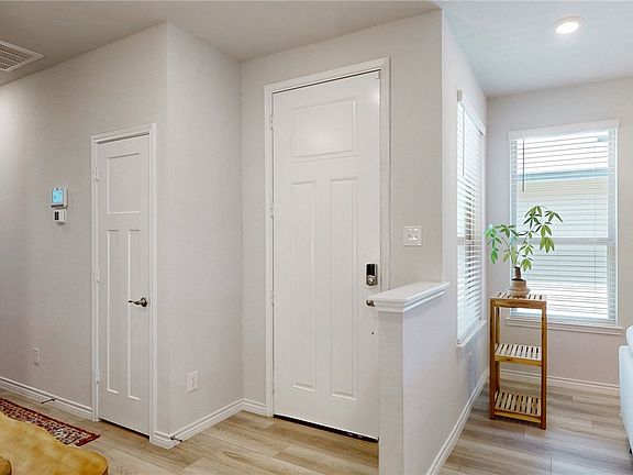 4th image of 817 Mineral Wells Ln