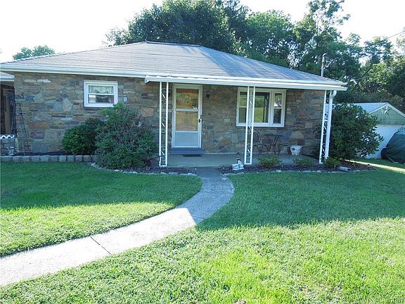 2nd image of 407 N Best Ave