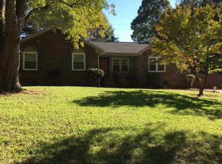 1032 Lightwood Dr, Matthews, NC 28105