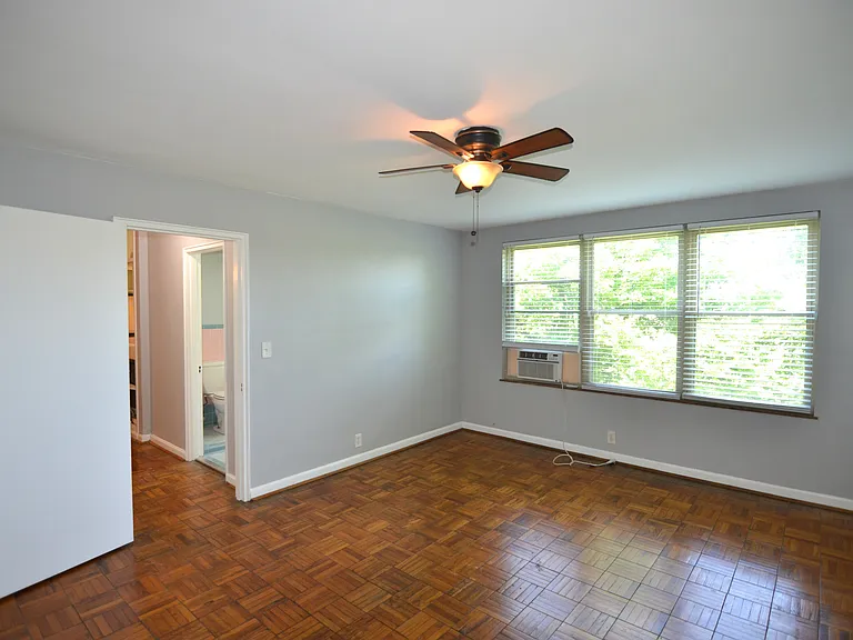 4028 Ledgewood Dr — Photo 17