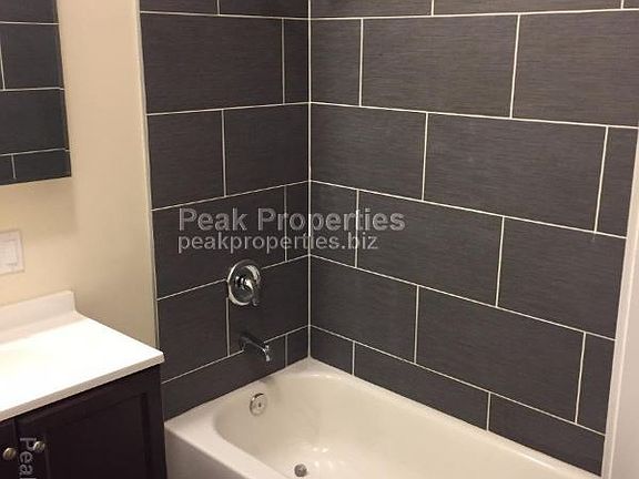 4th image of 2822 N Cambridge Ave APT 29