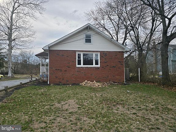 2nd image of 300 N Orchard Rd