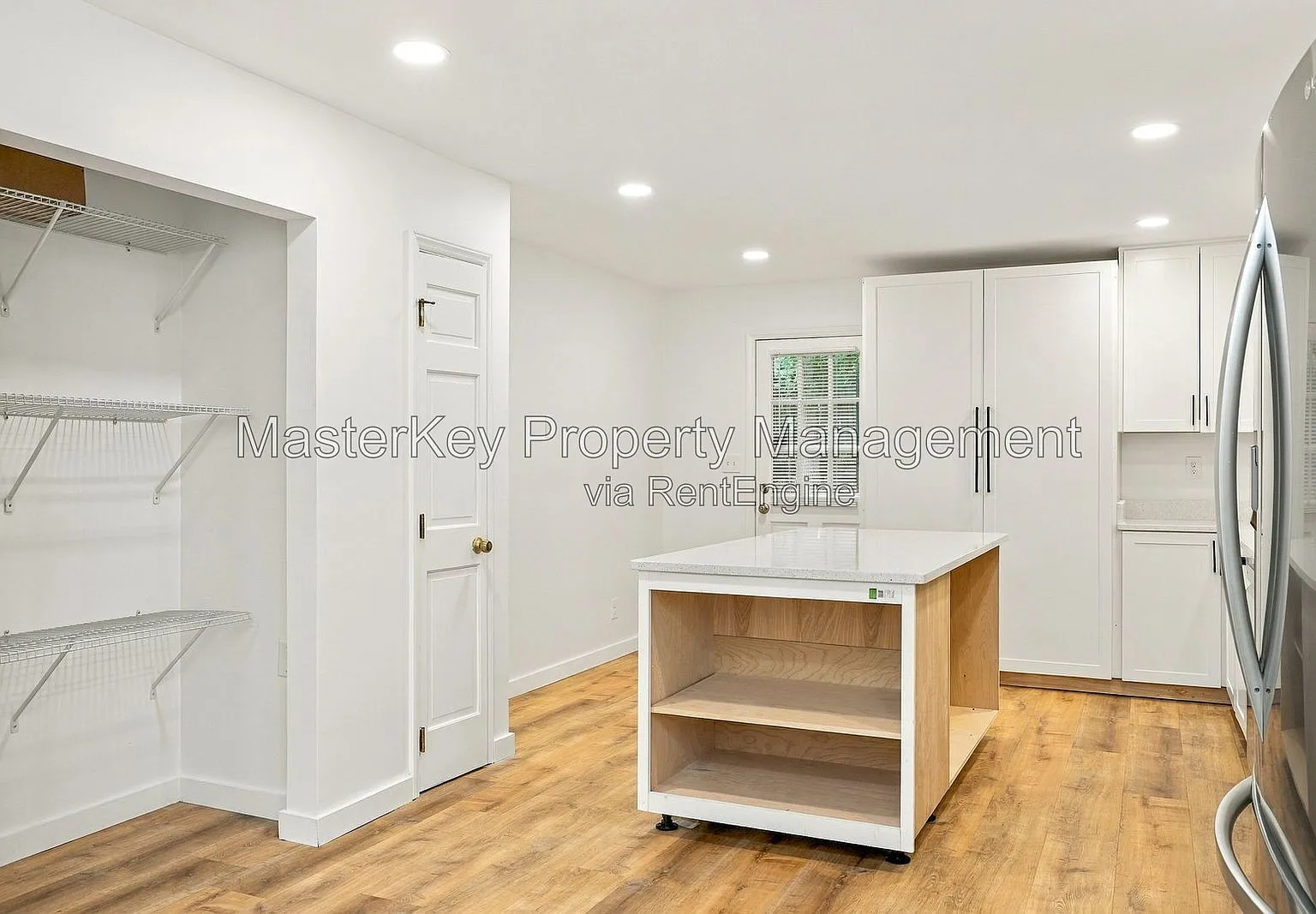 3 bed, 2.5 bath, 1600 sqft, $2,200 — Photo 4