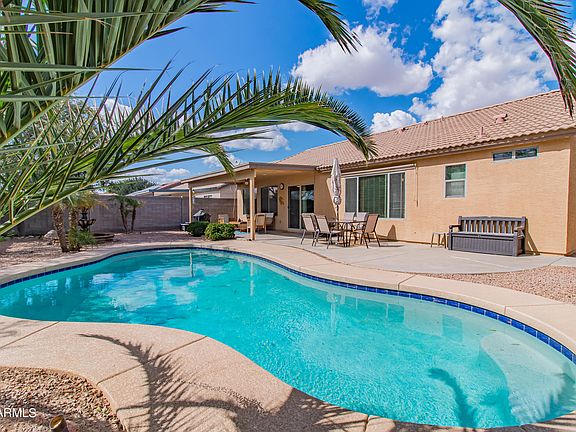 2nd image of 3717 E Yorkshire Cir