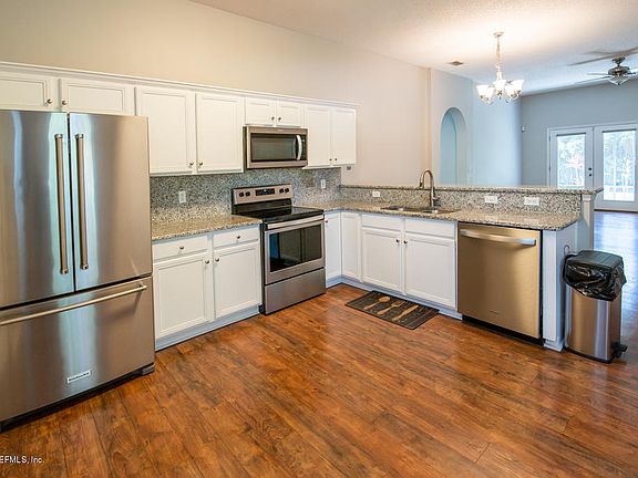 4th image of 12763 Marsh Cove Dr S