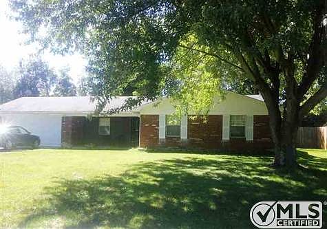 2nd image of 595 Oak Dr